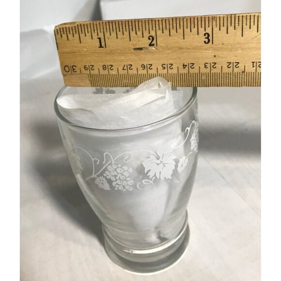 Dominion Juice Glasses Set Of 4 Etched Glass Grape Vine Footed Vintage - Picture 9 of 10